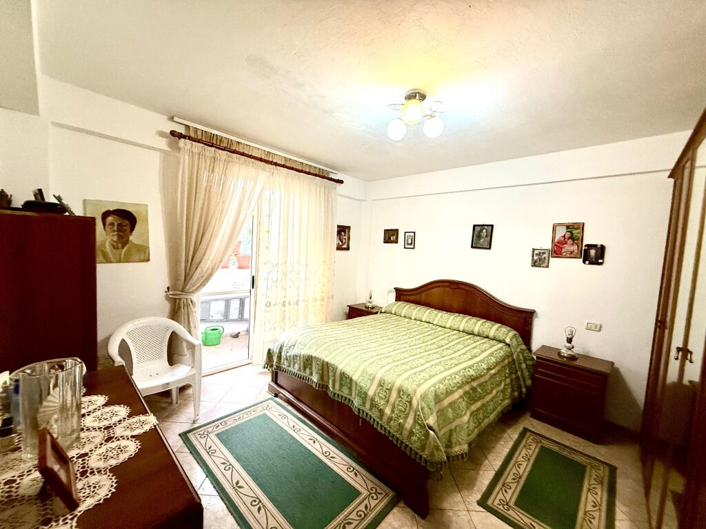 Shitet apartament 3+1+2 140,000m2