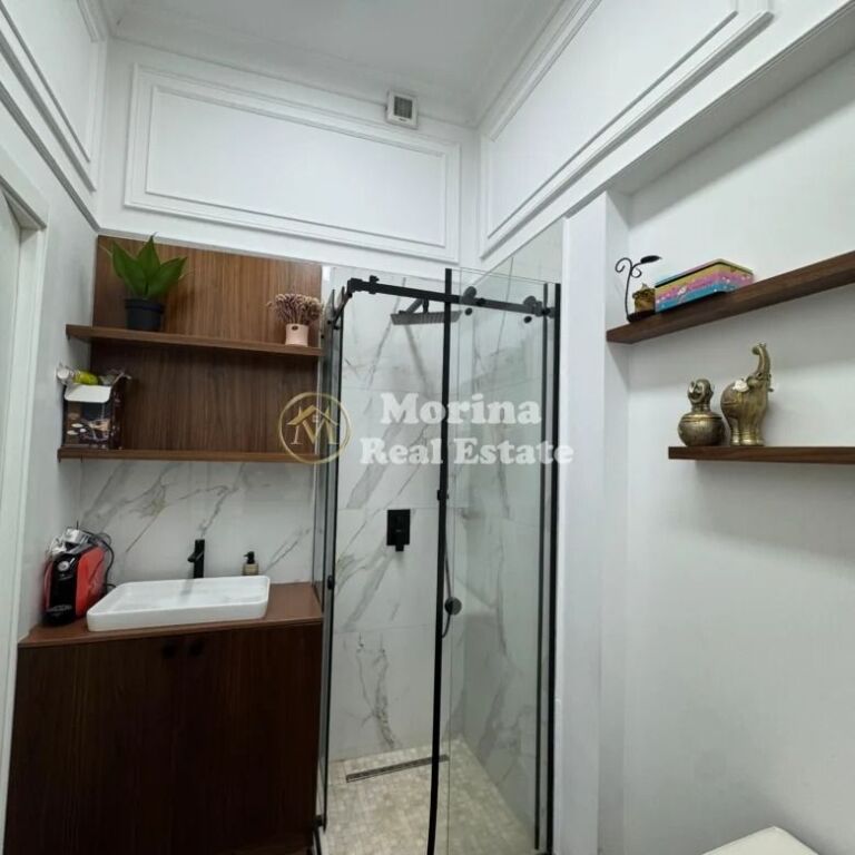 Affitto | Locale Commerciale | Bllok | 250 €/mese