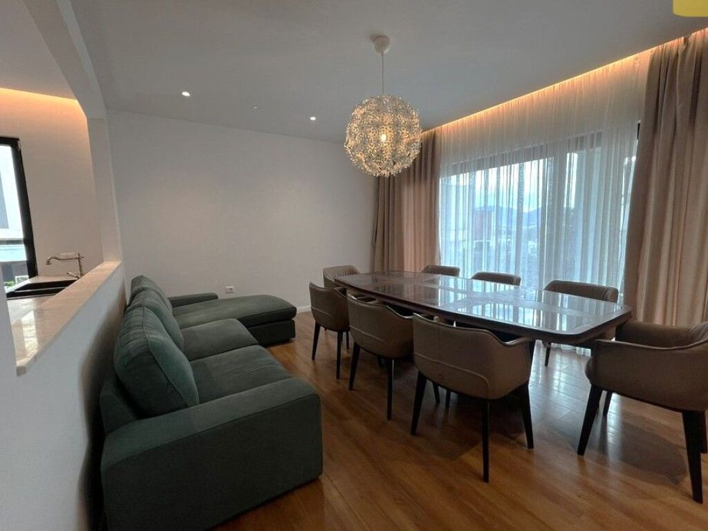 Shitet, Apartament 2+1+Post Parkimi, O2 Residence, Tiranë.