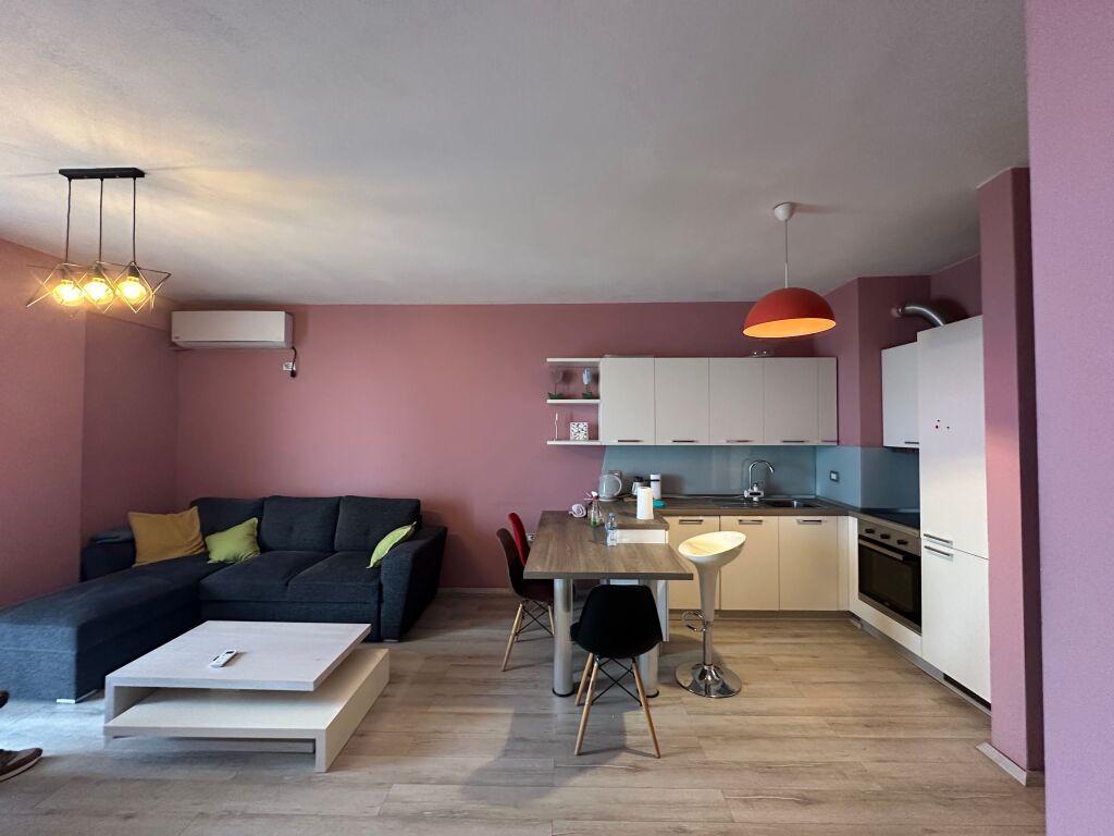 2+1 per qira te Hygea