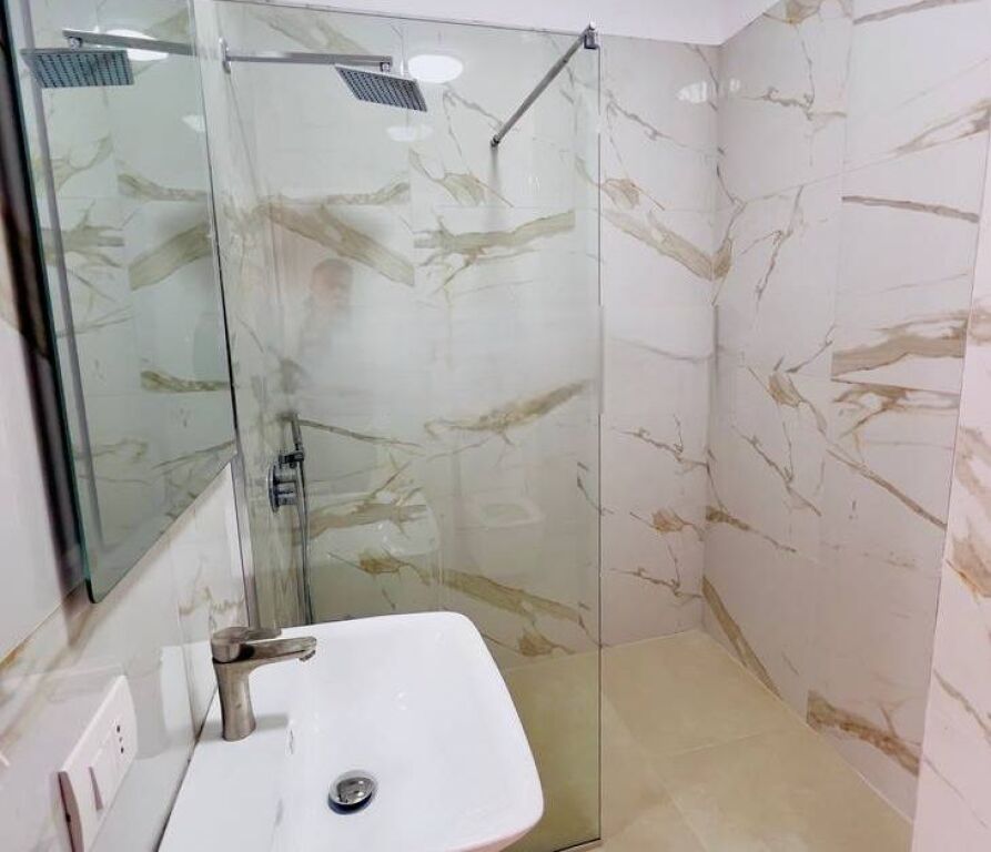 Apartament 2+1+2+2 Poste Parkimi tek 5-Maji, prane Concord Center!