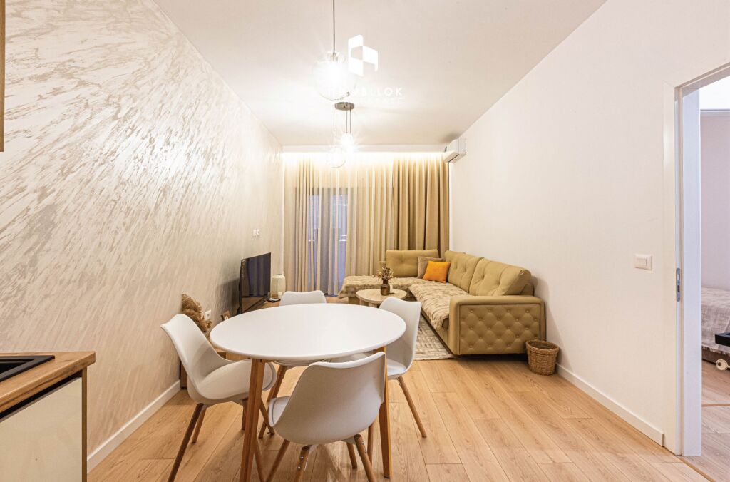 🔥Apartament Hera e Parë me qira: 2+1 &amp; Ballkon || (📍Qendër të Tiranës - Brenda qendrës Galeria)  || 1300€/Muaj 100% E re 🔥