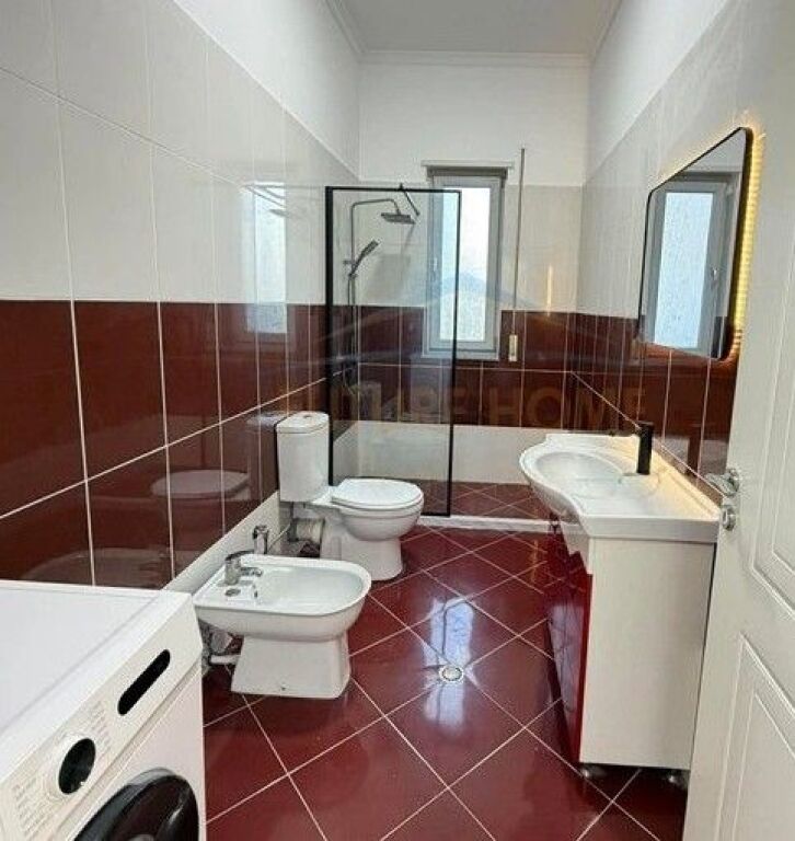Shitet, Apartament 2+1, Unaza e Re