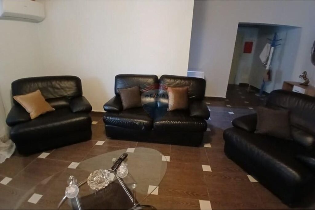 Apartament 2+1 me qera tek Komuna e Parisit !!!