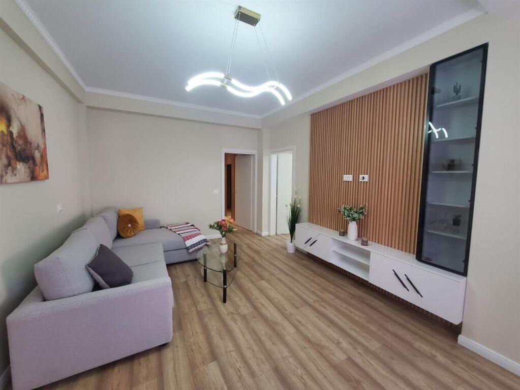 SHITET APARTAMENT 1+1 FLORIDA PLAZH DURRES