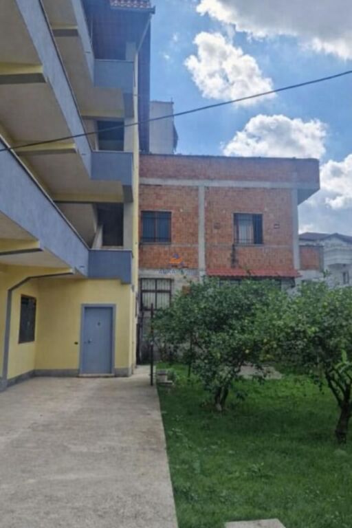 BUILDING + LAND 650 M2 FOR SALE "SIRI KODRA ROAD (FRIDGE)" 600,000 EURO