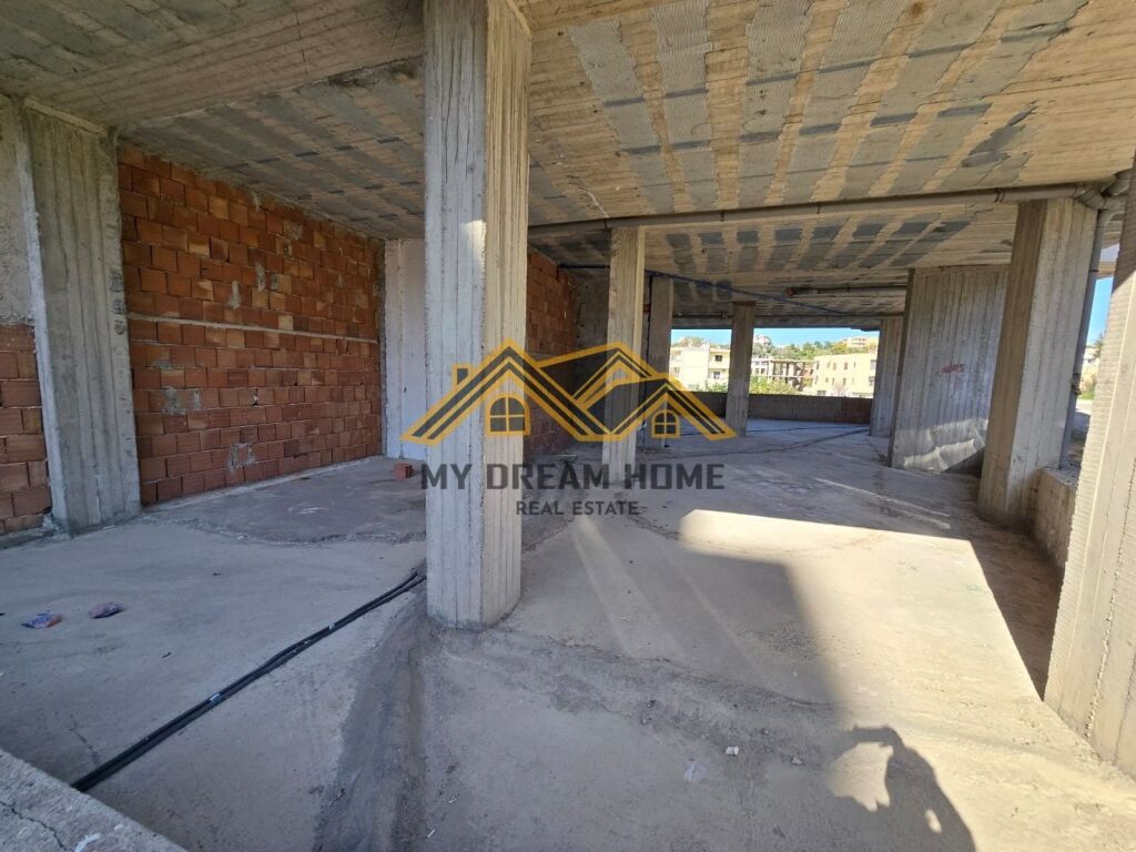 UNITÀ COMMERCIALE E CANTINA IN VENDITA PLEPA, DURRES!