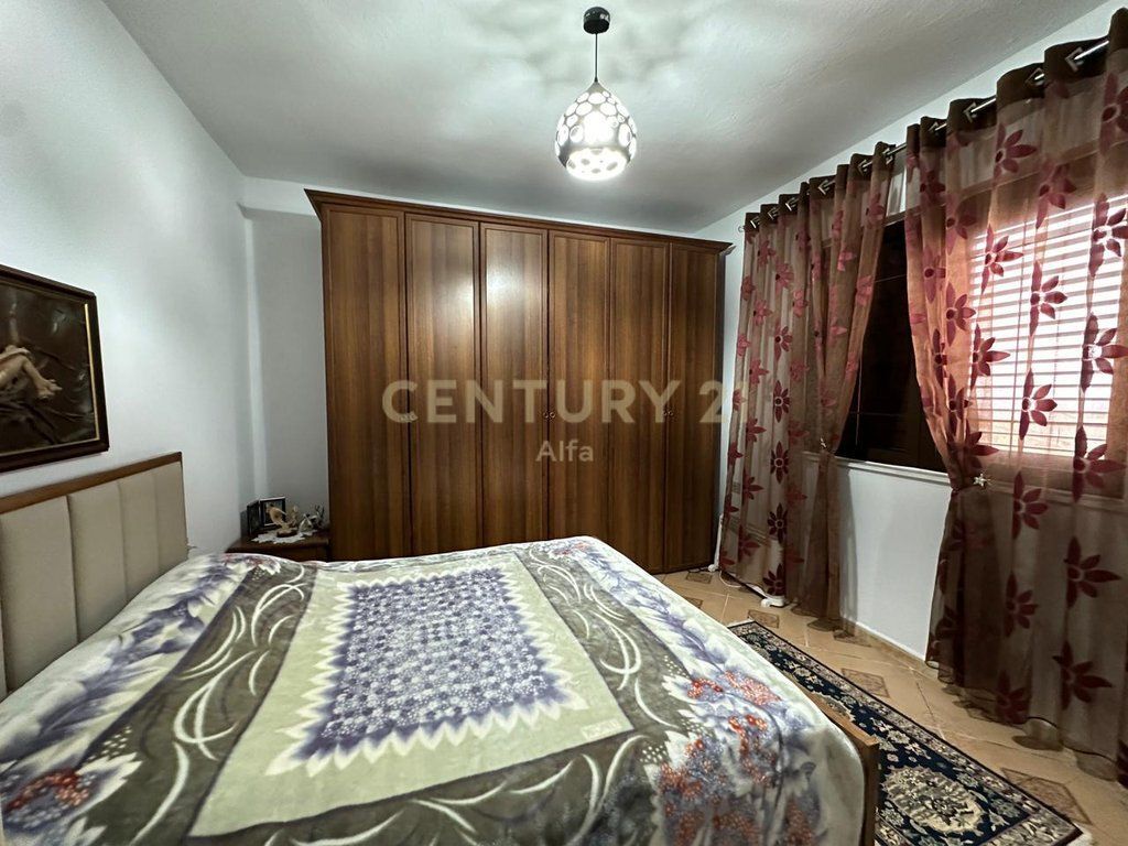 VILLA SU DUE PIANI IN VENDITA A IBE