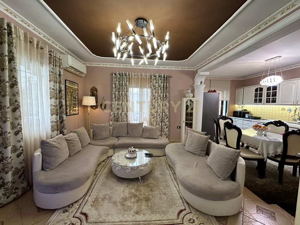 VILLA SU DUE PIANI IN VENDITA A IBE