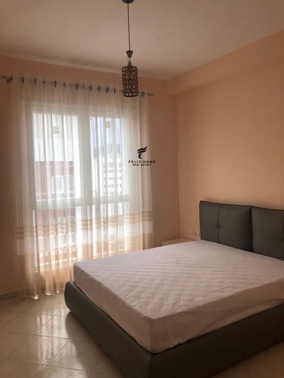 APARTAMENT ME QERA 2+1 21 DHJETORI 70.000 LEKE