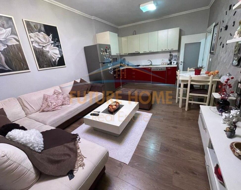 Shitet, Apartament 2+1, Rruga Babë Rexha, Tiranë.
