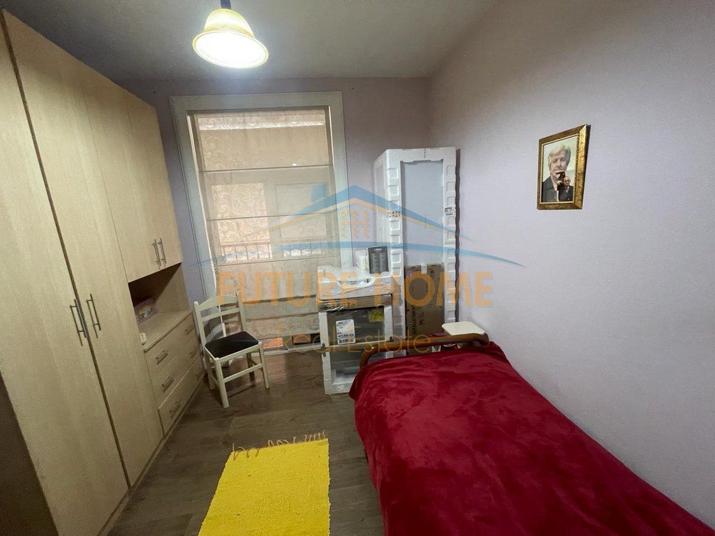 Shitet, Apartament 2+1, Rruga Babë Rexha, Tiranë.