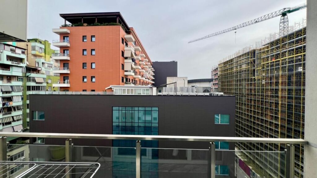 Me Qera : 2+1+2wc📍Zogu i Zi (Ring Center) - Pallat i Ri - 650€- S.110m² || Shume prane rrethrrotullimit🔥