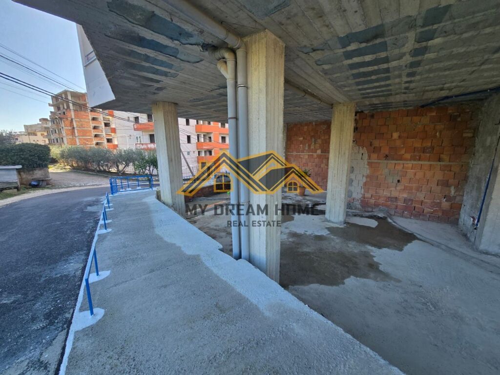 UNITÀ COMMERCIALE E CANTINA IN VENDITA PLEPA, DURRES!