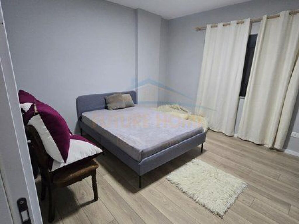 Qera, Apartament 2+1 tek Thesari, Fresk