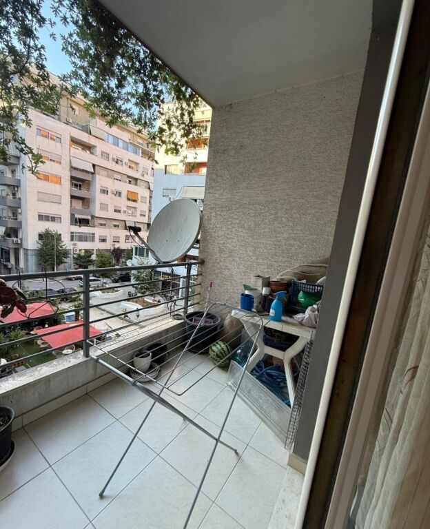 Apartament 2+1, Astir!