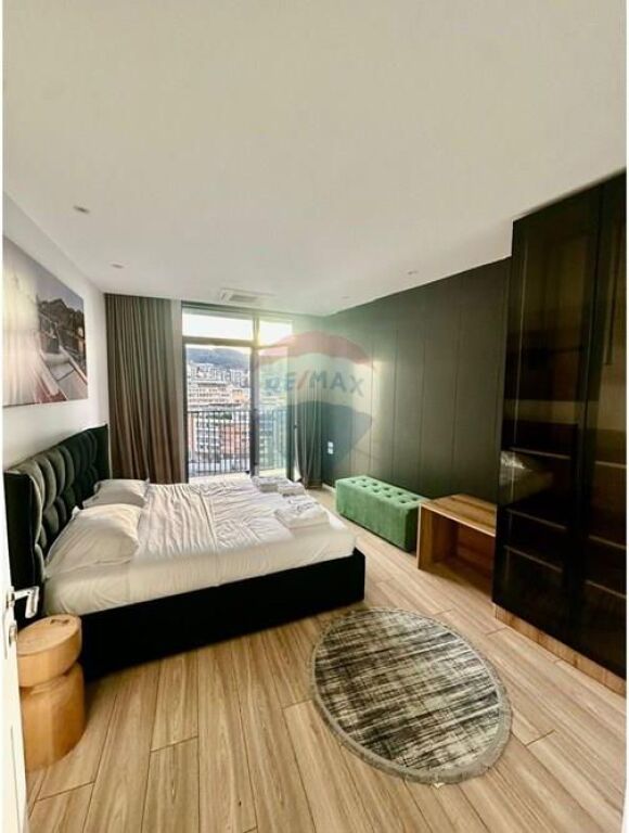 Apartament 2+1+2 per shitje Lake View