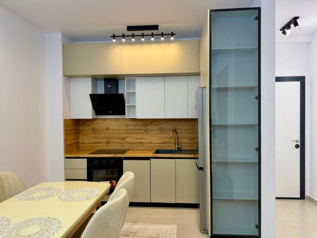 🏡 Apartament 1+1 me Qira – Rruga Bedri Karapici