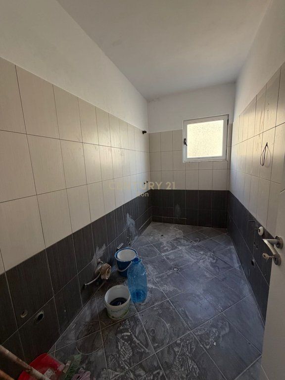 APPARTAMENTO 2+1 IN VENDITA, VICINO AL COMPLESSO FLORIDA, SPIAGGIA, DURAZZO!