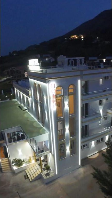 JAPIM ME QIRA HOTEL BAR RESTAURANT! 3,500 € /Muaj