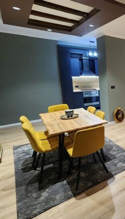 🌟 Jepet me Qira – Banesë e Gjerë 3+1+2