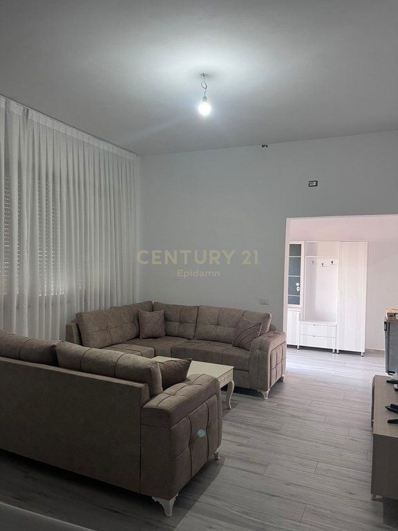 Jepet me qira kati i dytë i një shtëpie private ,ne ish kenete