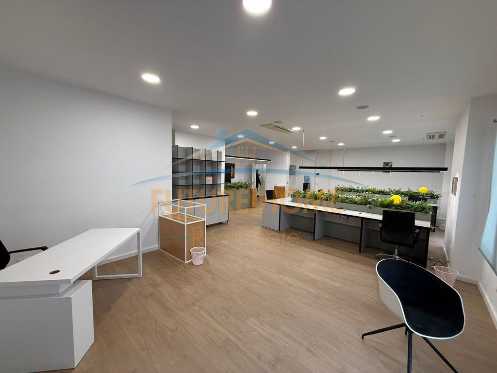 Qira, Ambient per zyra, Hilton Garden Inn Tirana