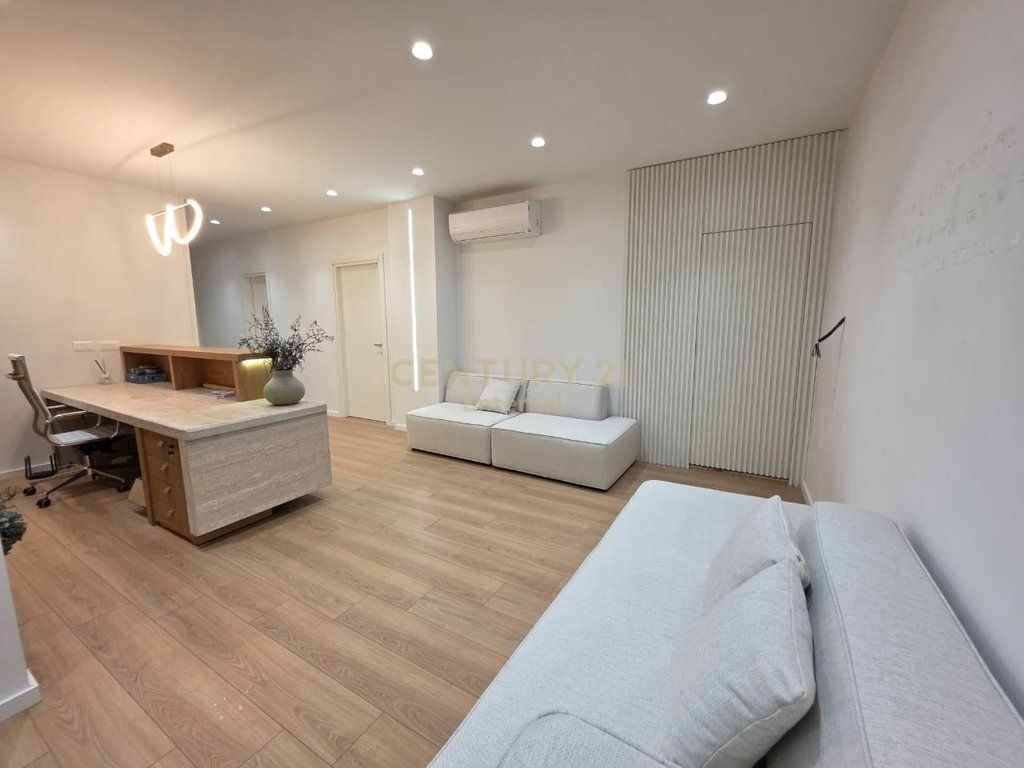 Ufficio in Affitto a Ish - Bllok