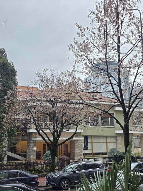 Ufficio in Affitto a Ish - Bllok