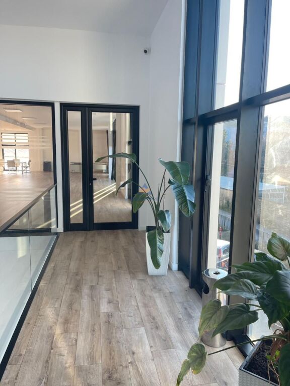 LOCALE COMMERCIALE IN AFFITTO 200M2 "VICINO A TOP CHANEL" 1150 EURO