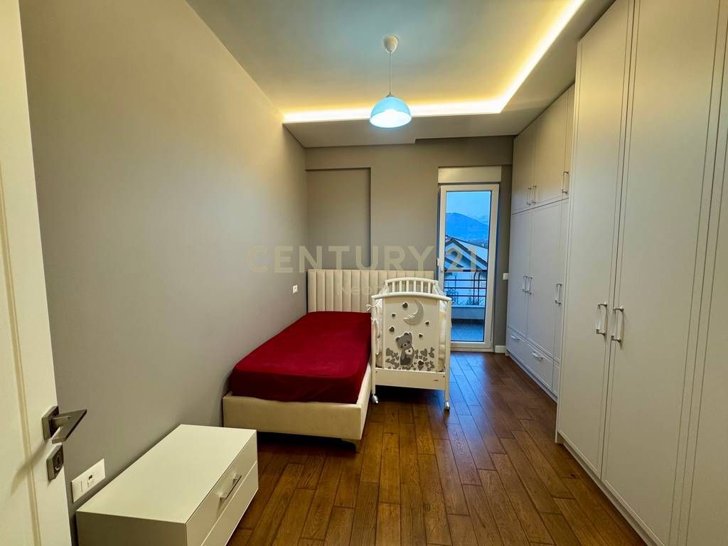 VENDESI SUPER APPARTAMENTO 3+1+2 CON POSTO AUTO VICINO AL LAGO ASCIUTTO