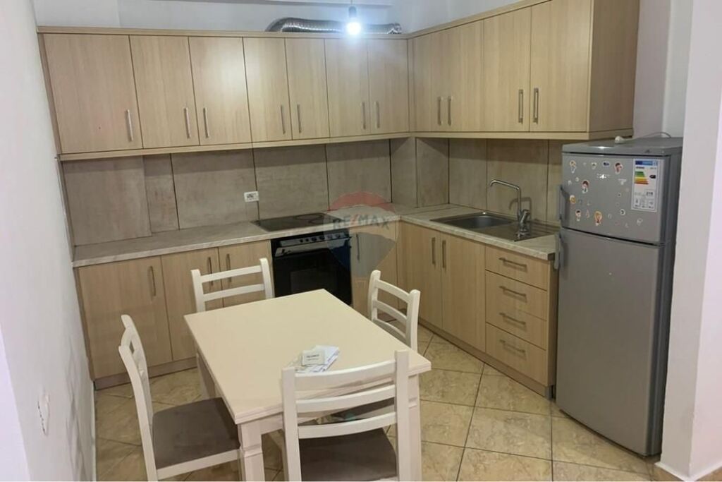 Shitet Apartament 1+1 në Astir