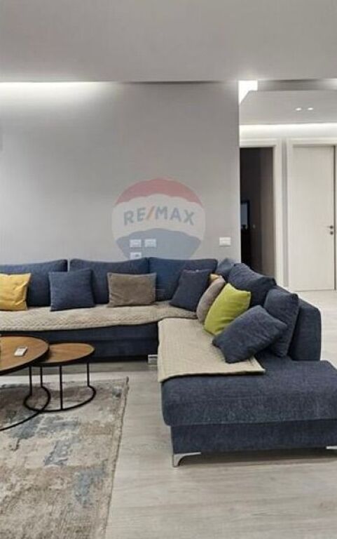 Shitet Apartament 2+1+2 tek rruga e Barrikadave ID: 530571006-4