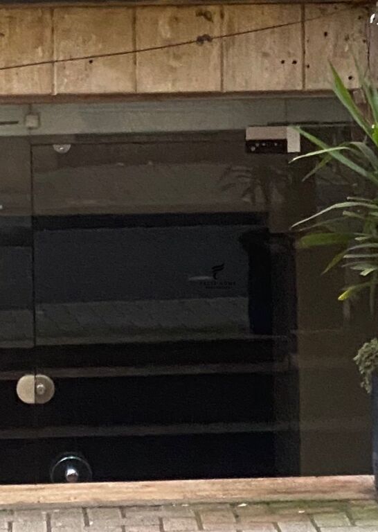 NEGOZIO IN AFFITTO 20 M2 BLOK 60.000 LEKE