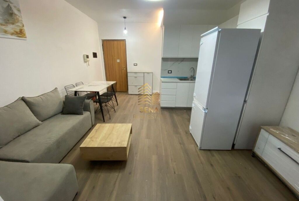 In vendita, Appartamento 1+1+Veranda, Comune di Parigi, 180.000 Euro