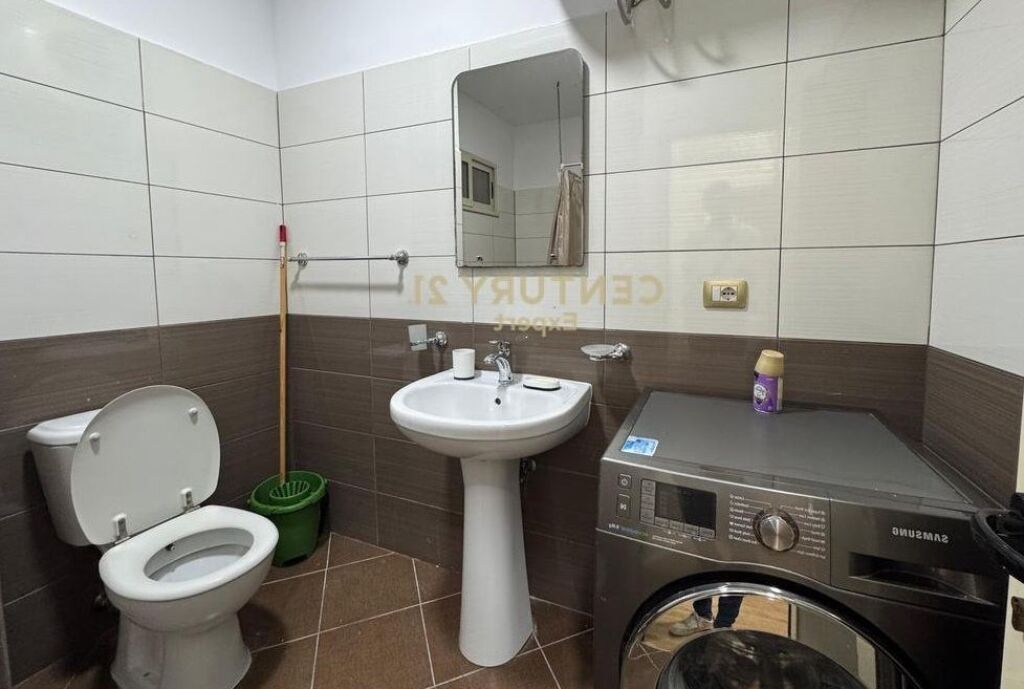 Jepet me qera 2+1 ne Rr. Islam Alla