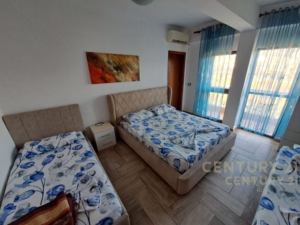 SHITET HOTEL ME 31 DHOMA NE GOLEM!!!