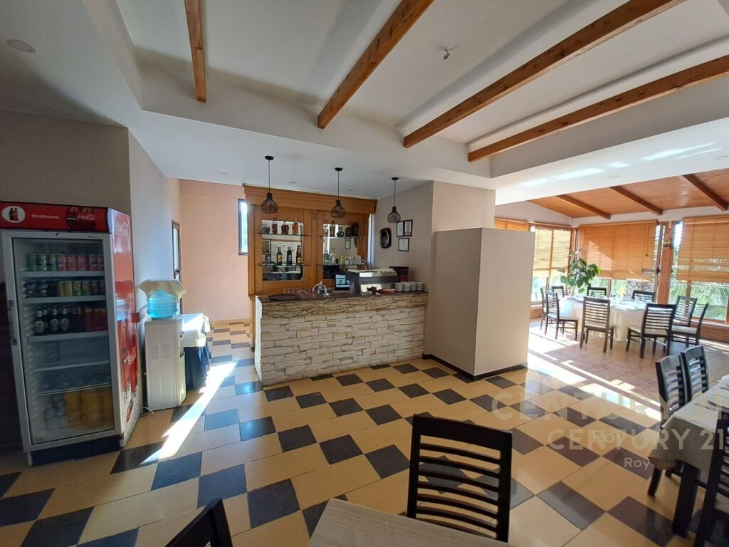 SHITET HOTEL ME 31 DHOMA NE GOLEM! 2,000,000 € Sip. Totale  1450m2