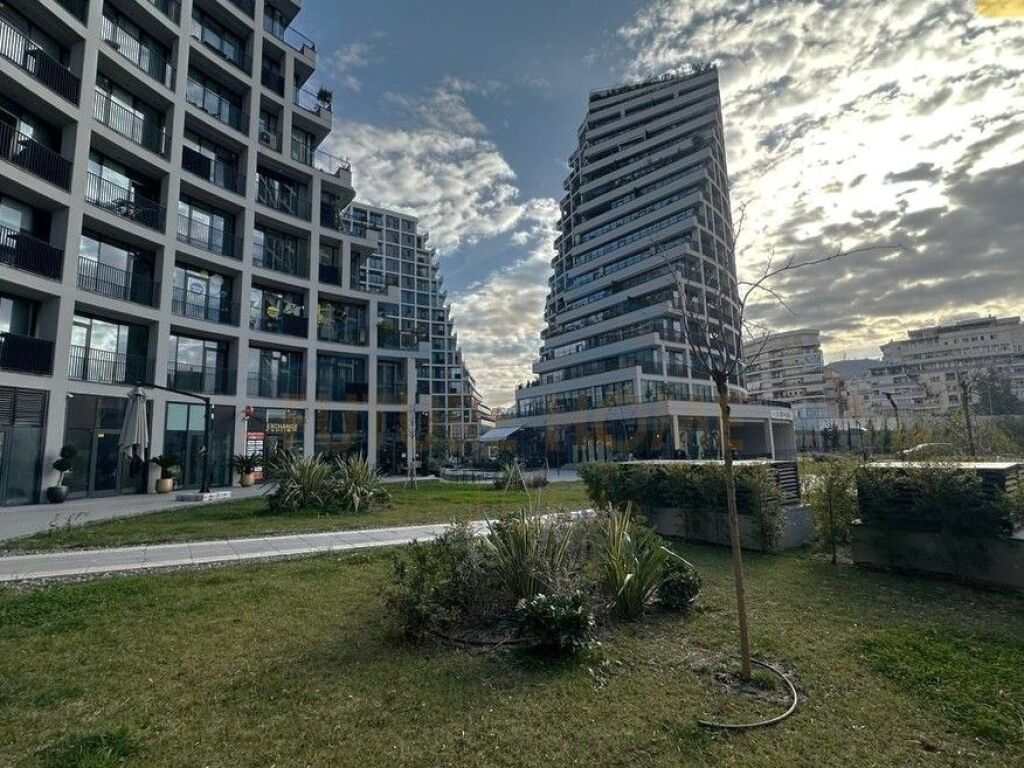 Qera, Ambient Komercial, Lake View Residence