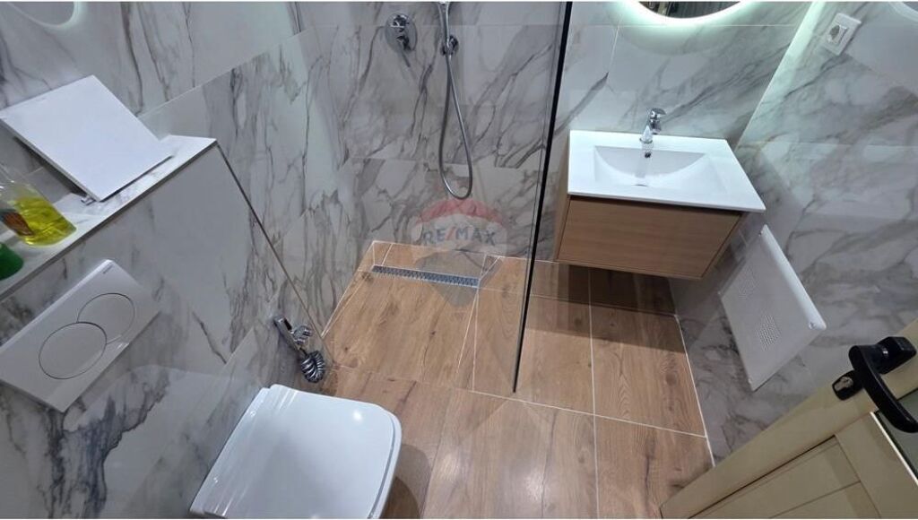 Garsoniere me qera pas shkolles Halim Xhelo,Vlore