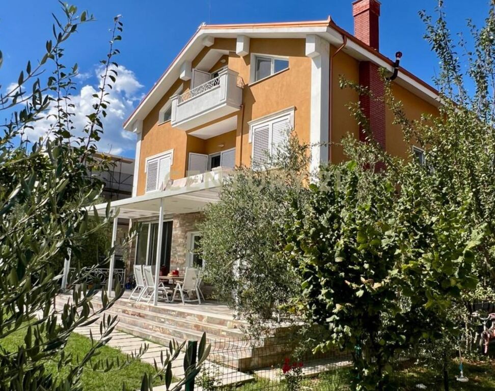 ✨ Okazion – Vilë moderne me 6 dhoma, 1 000 m² truall