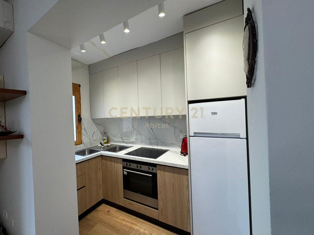 APARTAMENT 1+1 ME QIRA, PRANE Gjimnazit PETRO NINI