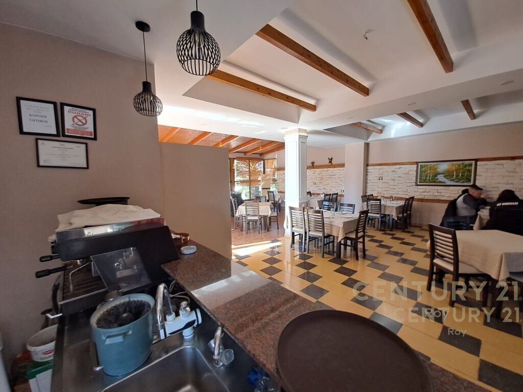 SHITET HOTEL ME 31 DHOMA NE GOLEM!!!