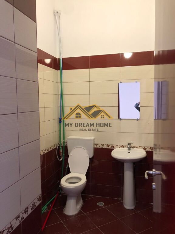 SHITET AMBJENT BIZNESI NE ZONEN E ISH URT-SE!