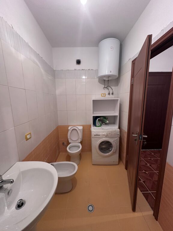 Apartament me qera 1+1 📍Yzberisht, prane pallateve Dilo