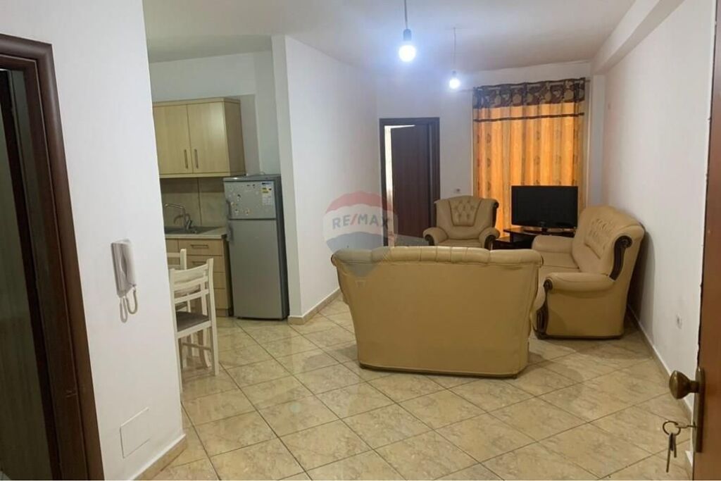 Shitet Apartament 1+1 në Astir