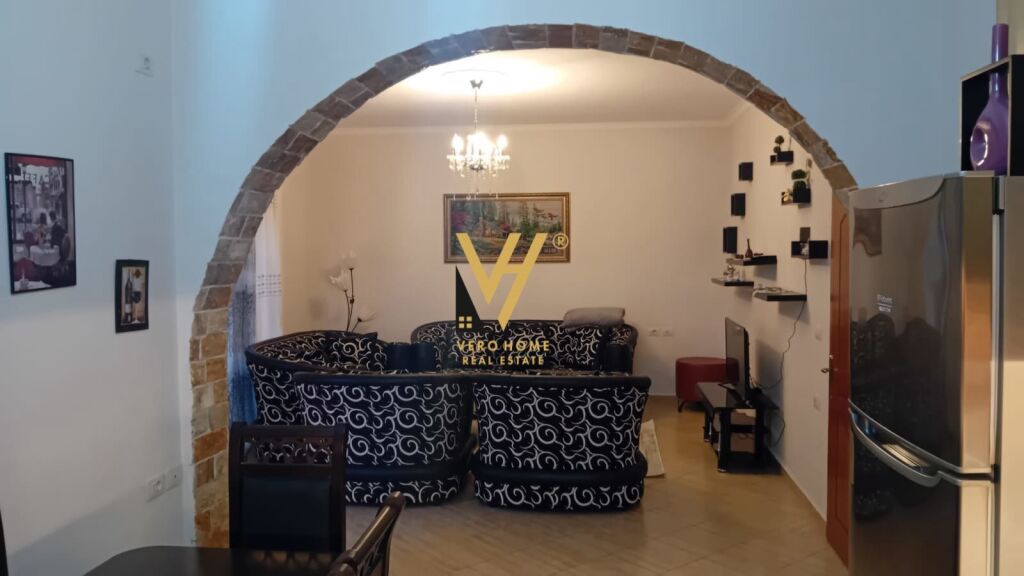 JEPET APARTAMENT 2+1+BLK ME QERA NE SAUK 40.000 LEKE