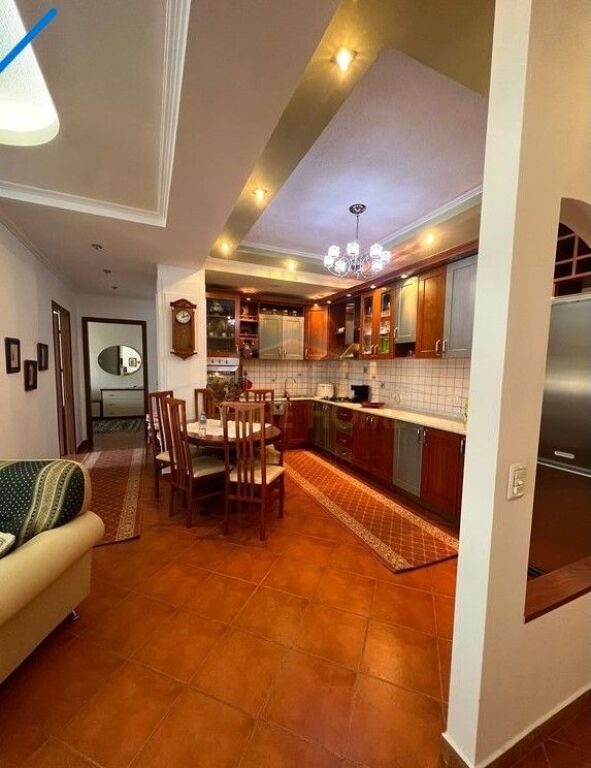 Affitto, Appartamento 2+1+2, 21 Dhjetori.