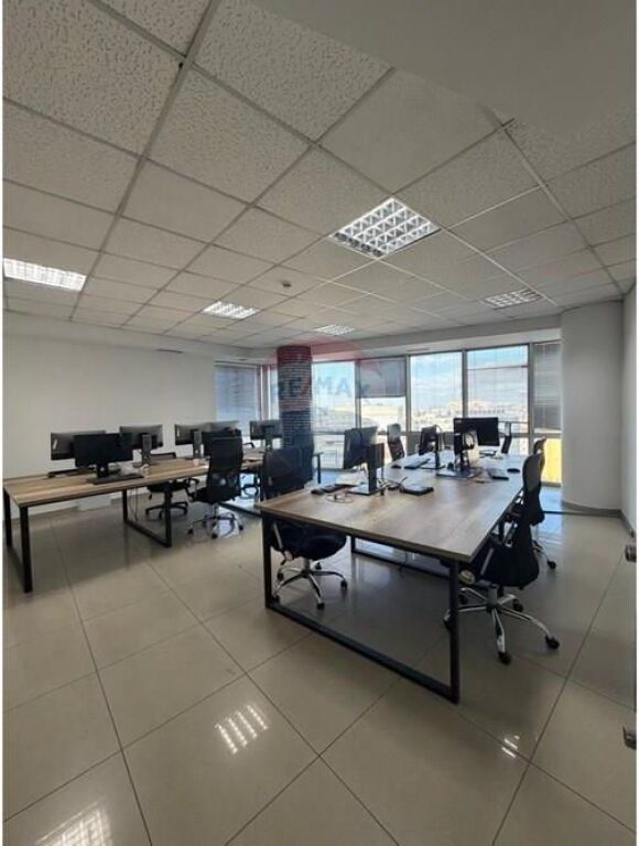 Ufficio in affitto Selvia ! 2400€