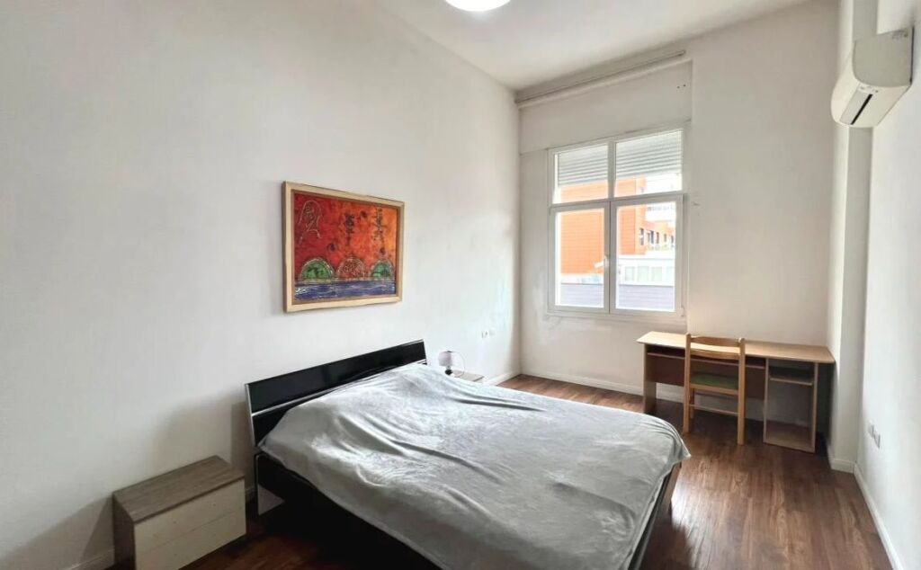 Jepet me Qera: 2+1+2wc📍Zogu I Zi - Kati.6 - 650€ - S.110m² - Pallat i Ri || Zone teper e qete banimi